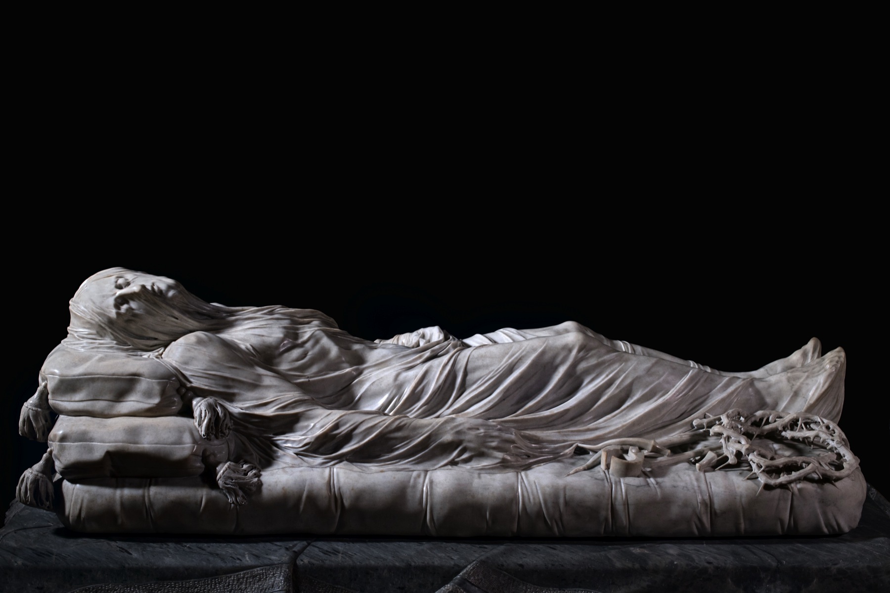 L'immagina raffigura la scultura del Cristo Velato custodita nella Cappella di San Severo a Napoli